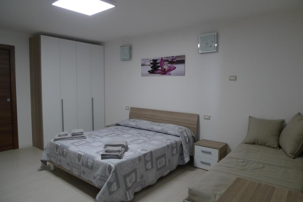 Villaggio Est Affittacamere San Teodoro  Zewnętrze zdjęcie